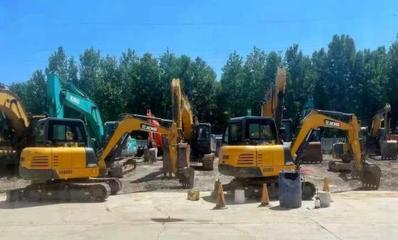 市場(chǎng)低迷下的工程機(jī)械行業(yè)眾生相:堅(jiān)持或逃離,這是個(gè)問題!